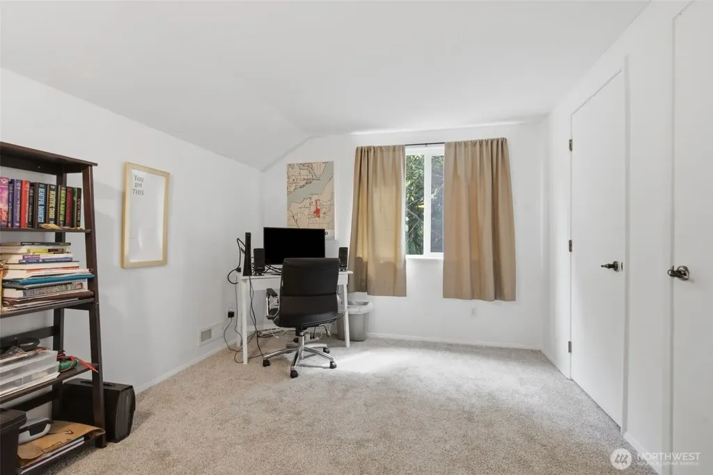 3188 SE Calaveras Port Orchard WA 98366