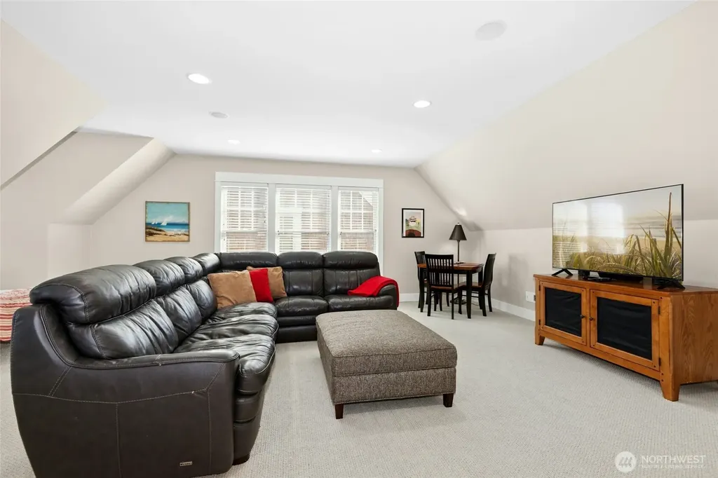 14 Campfire Lane Pacific Beach WA 98571