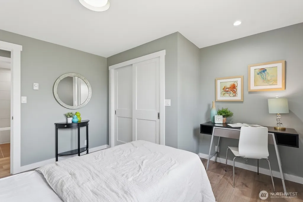 1433 SW Donovan Street Seattle WA 98106