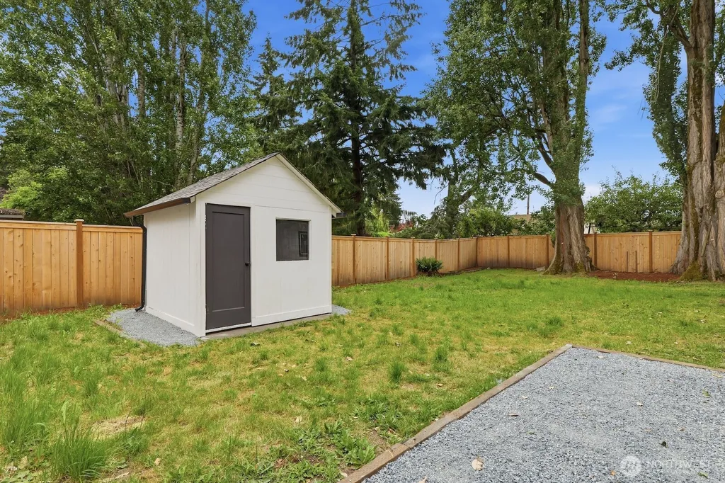 1433 SW Donovan Street Seattle WA 98106