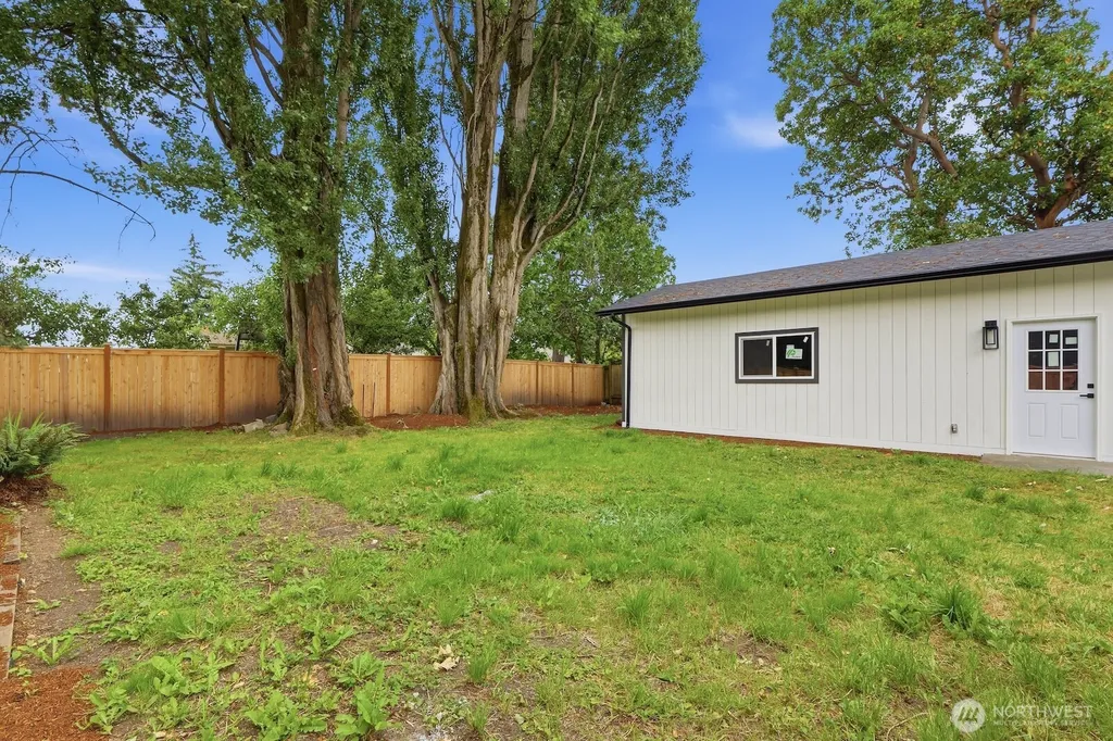 1433 SW Donovan Street Seattle WA 98106