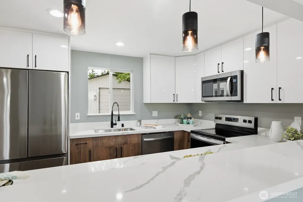 1433 SW Donovan Street Seattle WA 98106