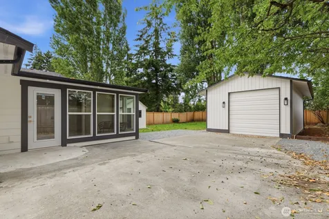 1433 SW Donovan Street Seattle WA 98106