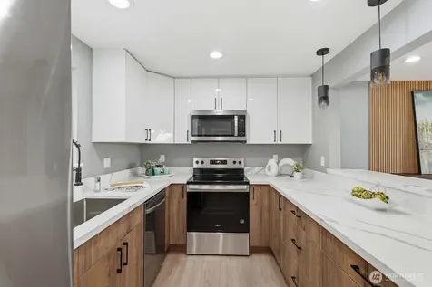 1433 SW Donovan Street Seattle WA 98106