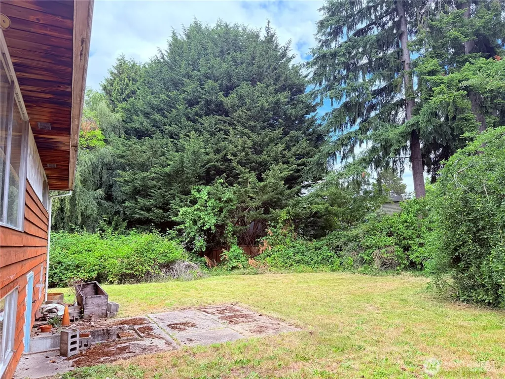 1520 102nd Avenue NE Bellevue WA 98004