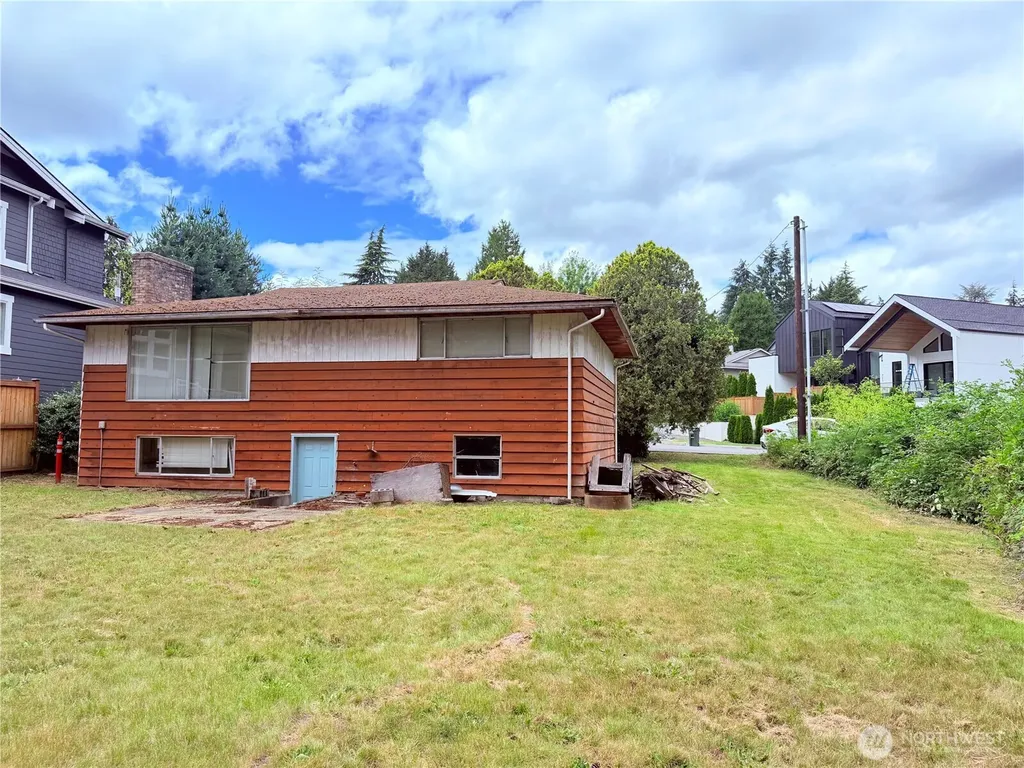 1520 102nd Avenue NE Bellevue WA 98004