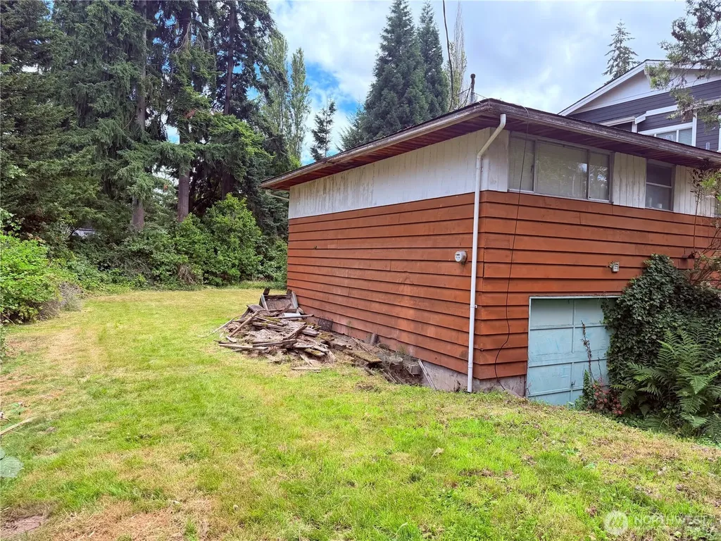 1520 102nd Avenue NE Bellevue WA 98004