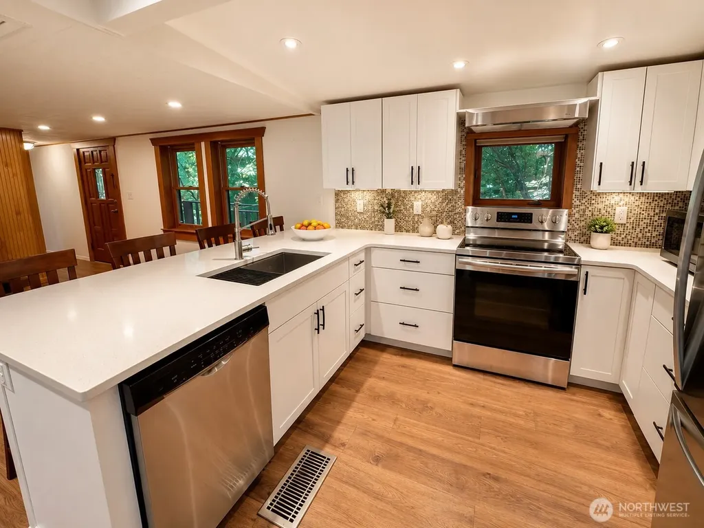 949 SW Harper Road Port Orchard WA 98367
