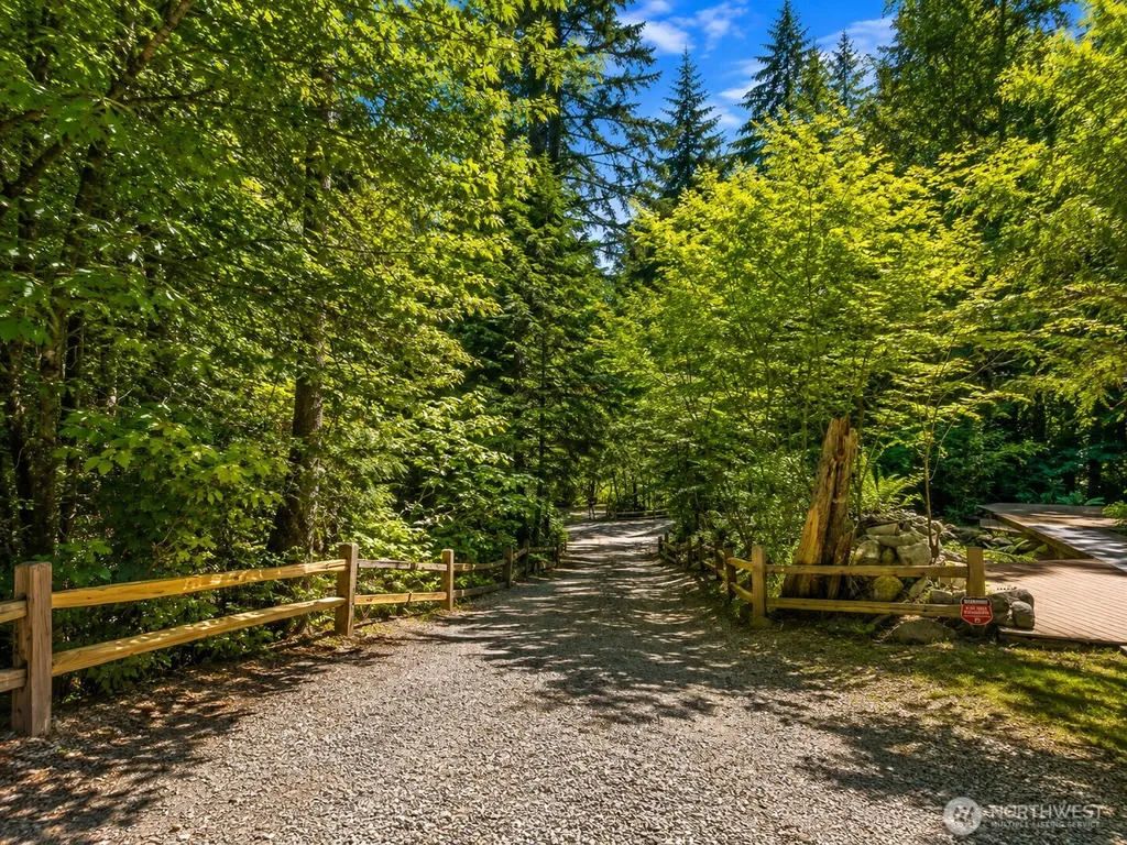949 SW Harper Road Port Orchard WA 98367