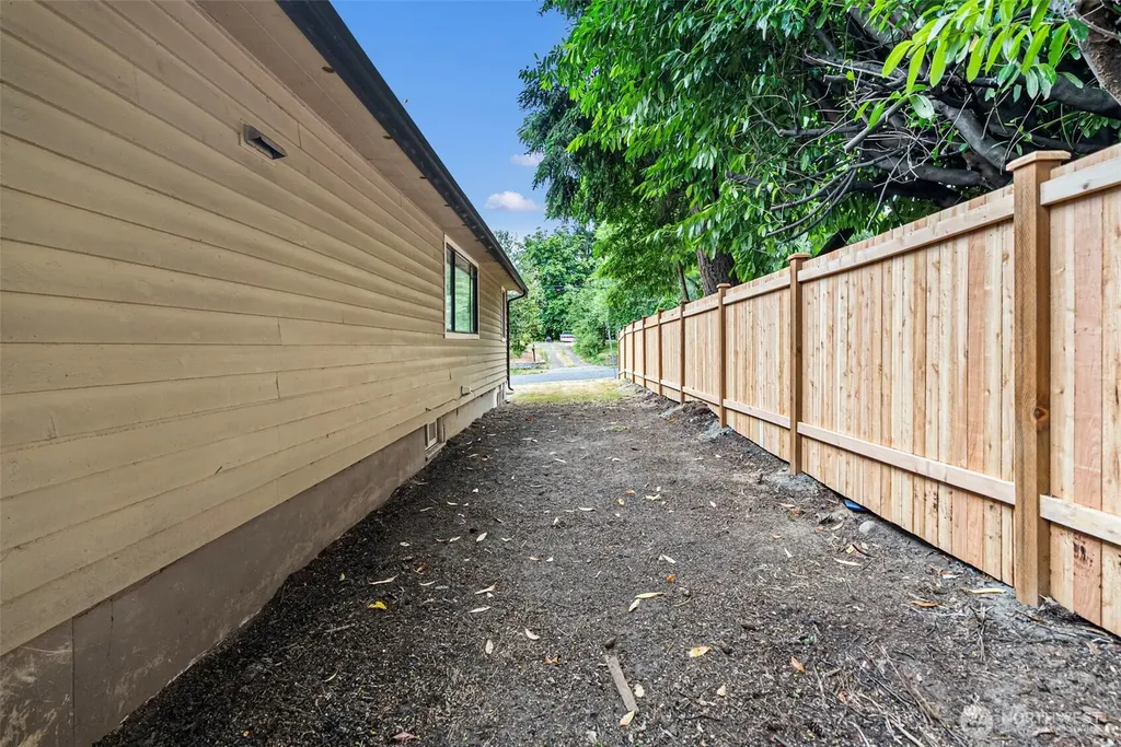 1107 Sidney Avenue Bremerton WA 98337