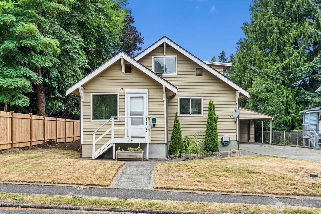 1107 Sidney Avenue Bremerton WA 98337