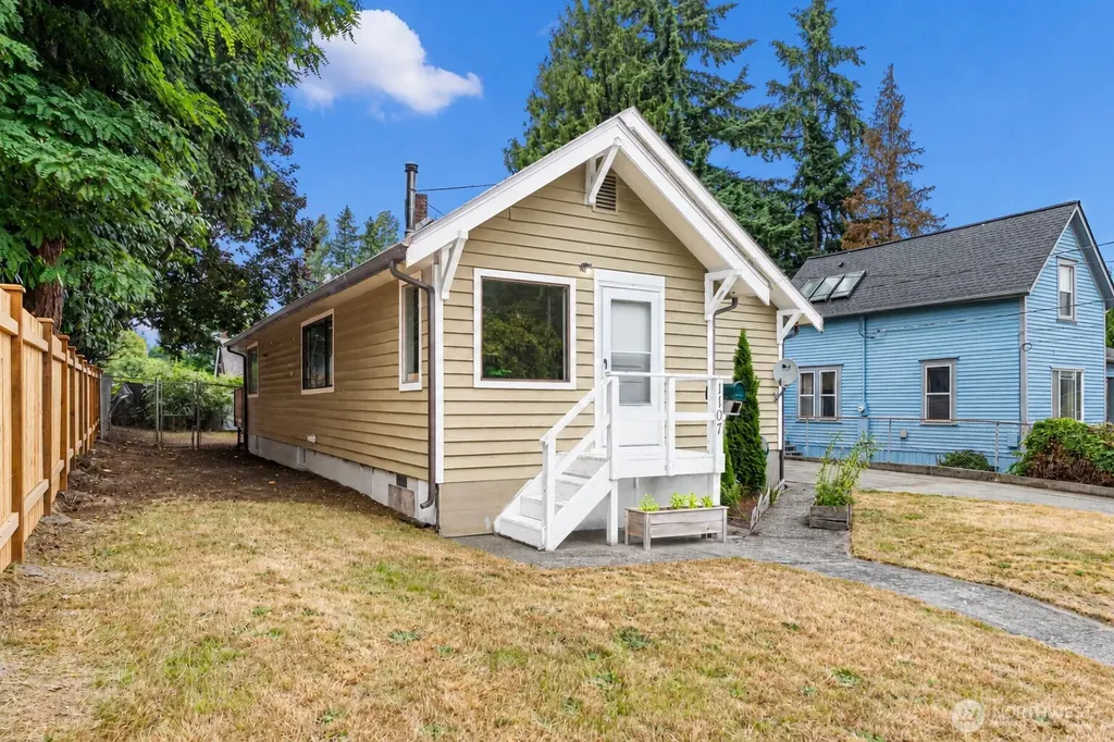 1107 Sidney Avenue Bremerton WA 98337