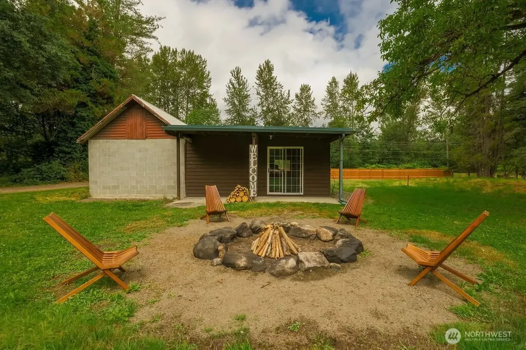 18315 Pioneer Way E Orting WA 98360