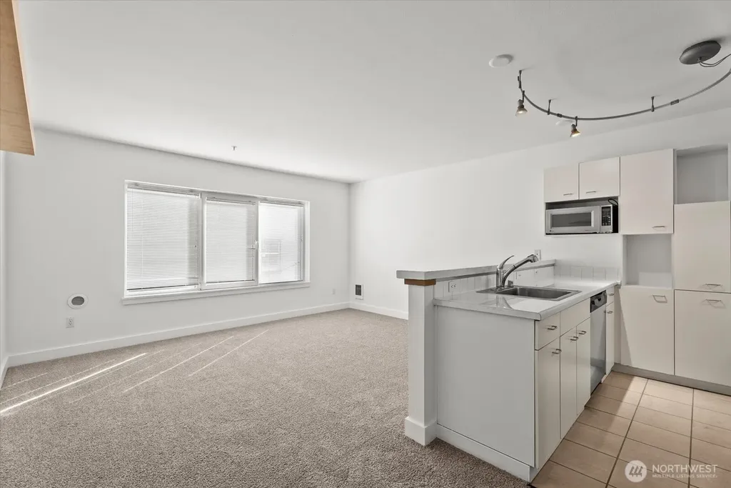 2440 Western Avenue Seattle WA 98121