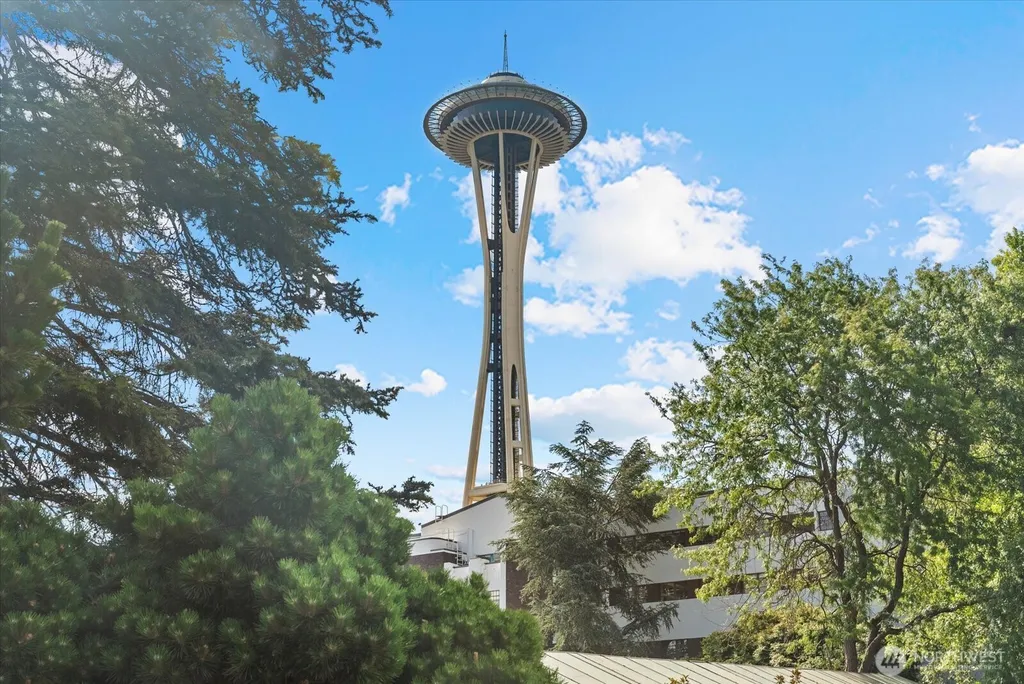 2440 Western Avenue Seattle WA 98121
