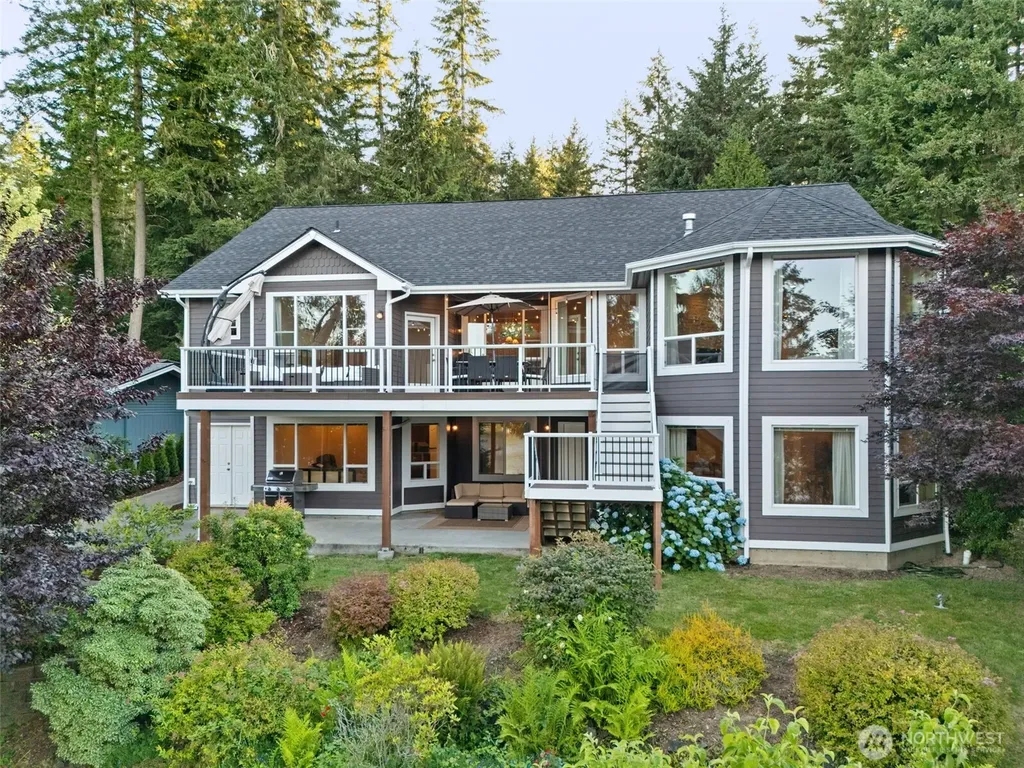 180 E Westlake Drive N Allyn WA 98528