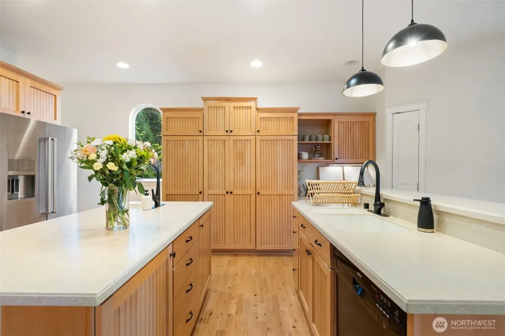 180 E Westlake Drive N Allyn WA 98528