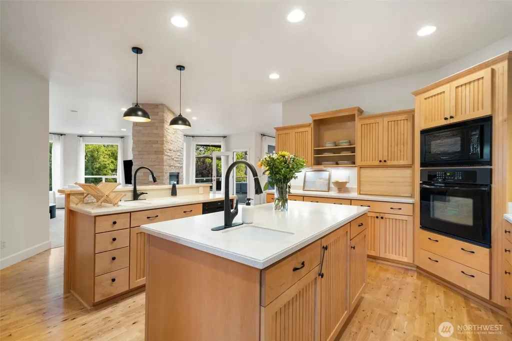180 E Westlake Drive N Allyn WA 98528