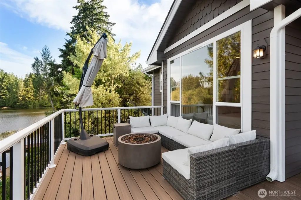 180 E Westlake Drive N Allyn WA 98528