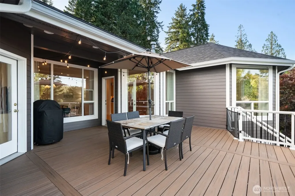 180 E Westlake Drive N Allyn WA 98528