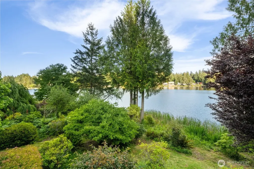180 E Westlake Drive N Allyn WA 98528
