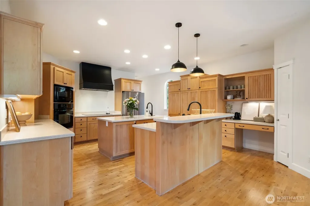 180 E Westlake Drive N Allyn WA 98528