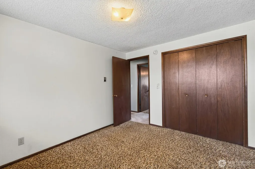 4724 Windemere Street Longview WA 98632