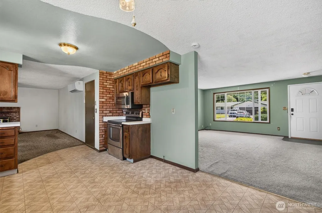 4724 Windemere Street Longview WA 98632