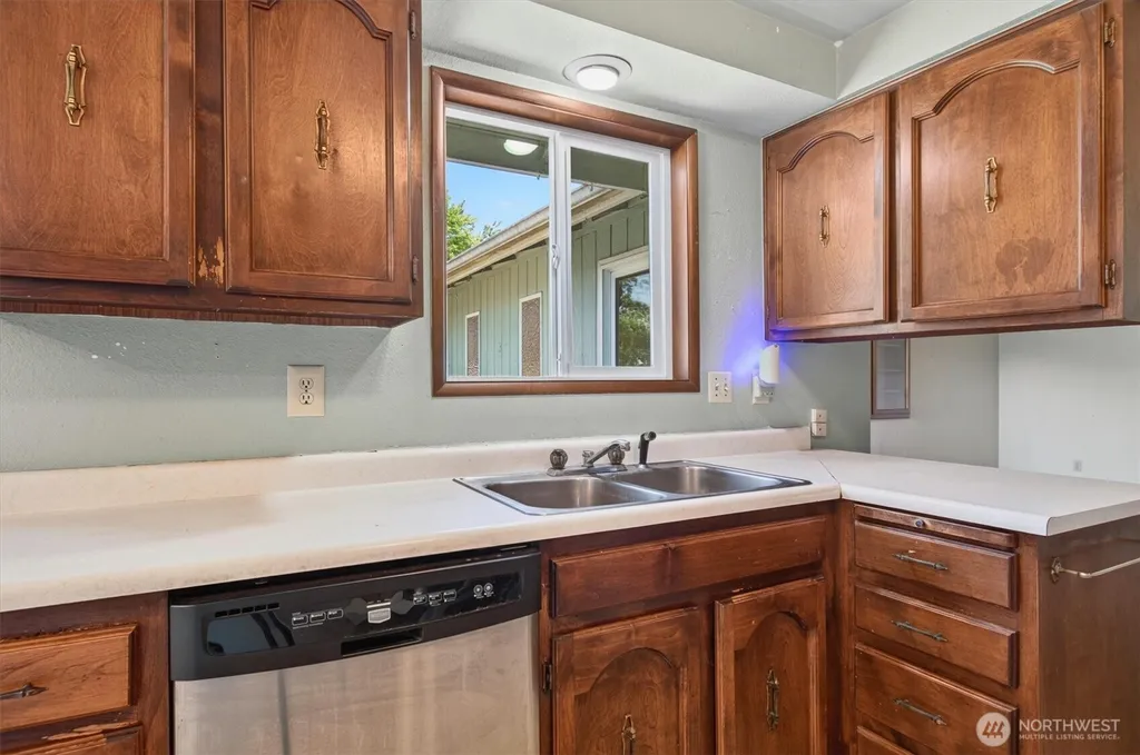 4724 Windemere Street Longview WA 98632