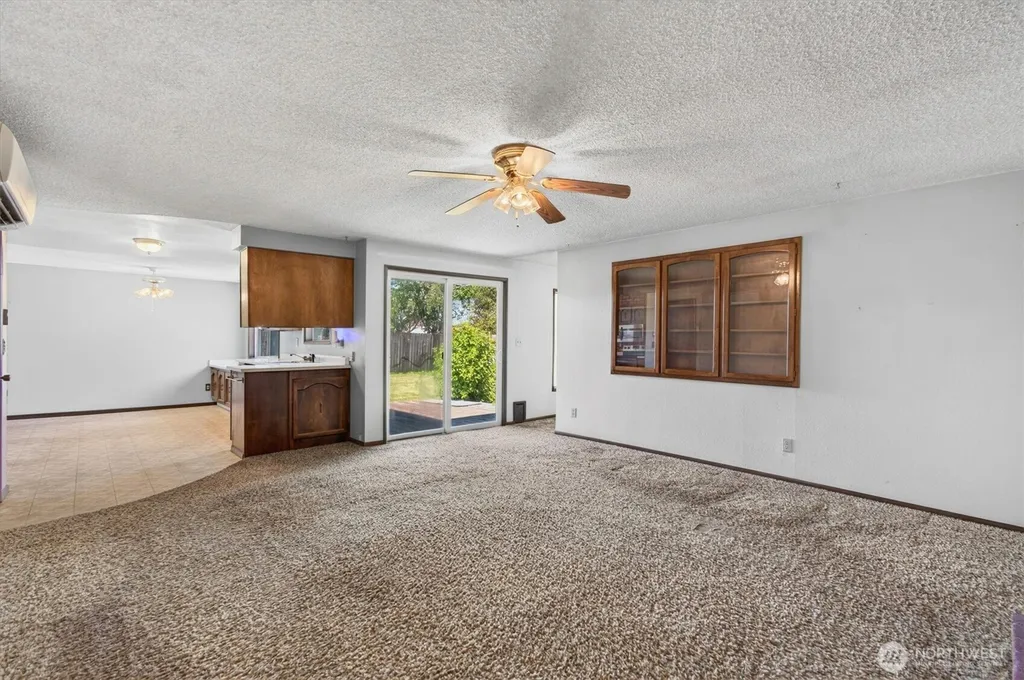 4724 Windemere Street Longview WA 98632