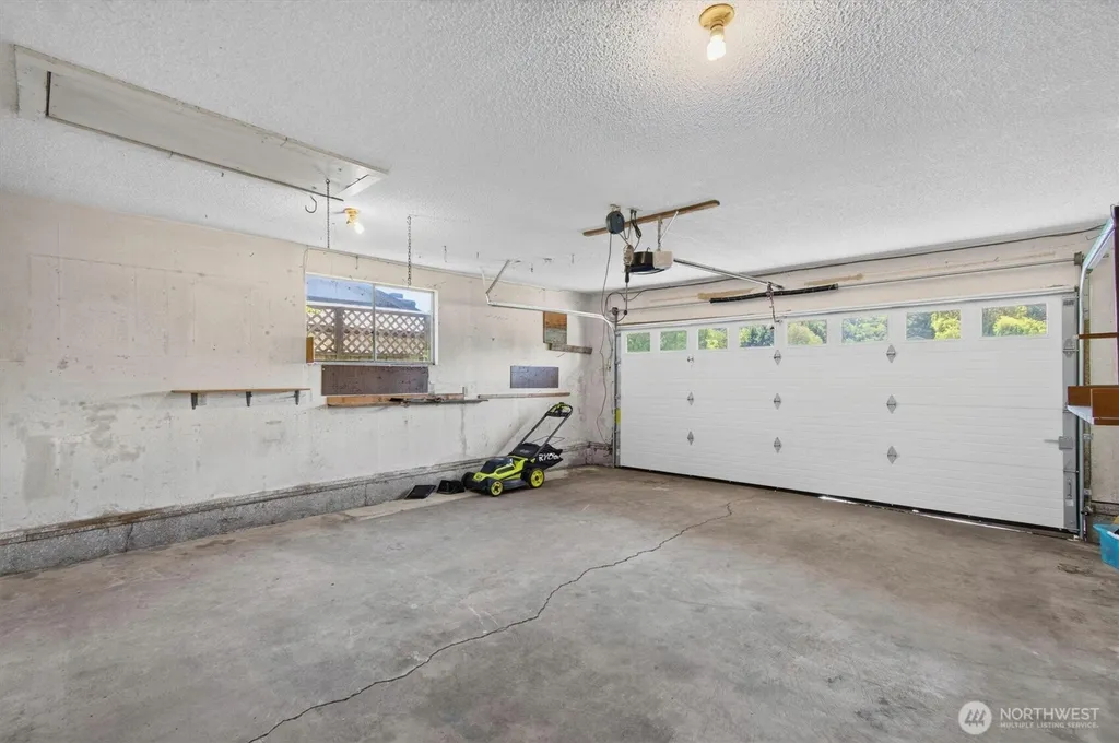 4724 Windemere Street Longview WA 98632