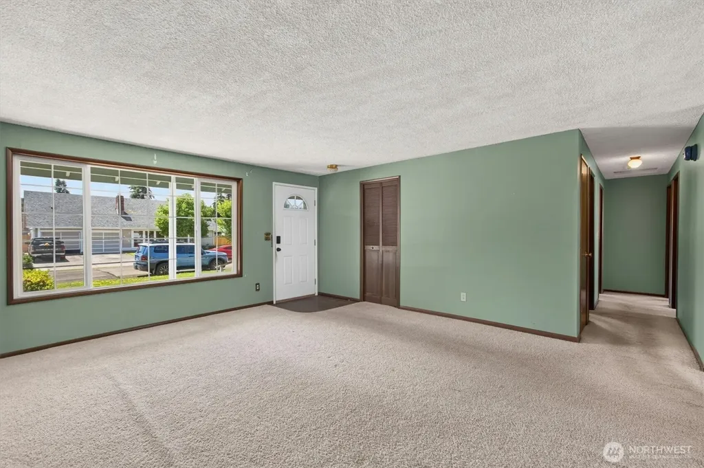 4724 Windemere Street Longview WA 98632
