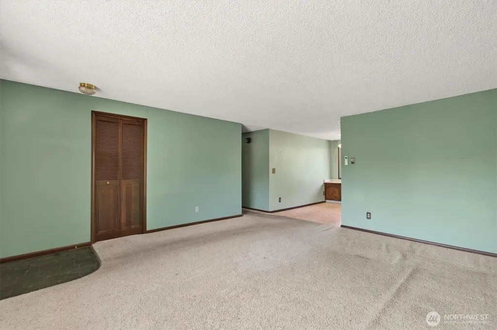 4724 Windemere Street Longview WA 98632