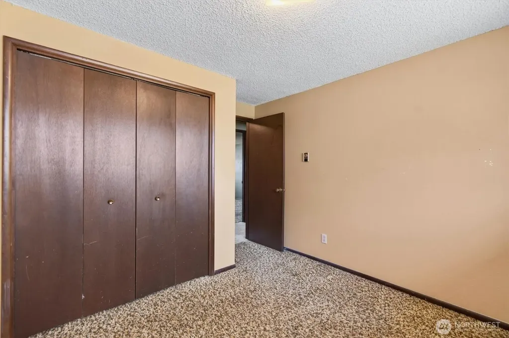 4724 Windemere Street Longview WA 98632