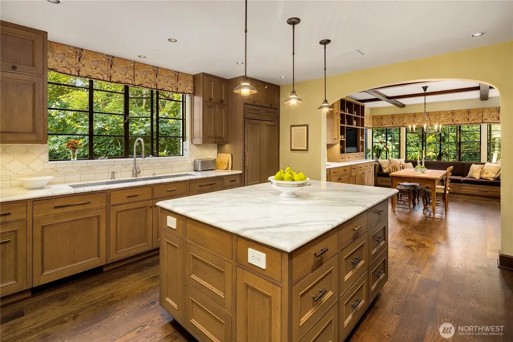 1935 Parkside Drive E Seattle WA 98112