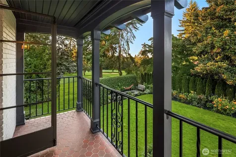 1935 Parkside Drive E Seattle WA 98112