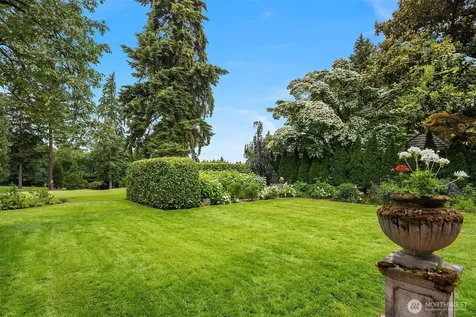 1935 Parkside Drive E Seattle WA 98112