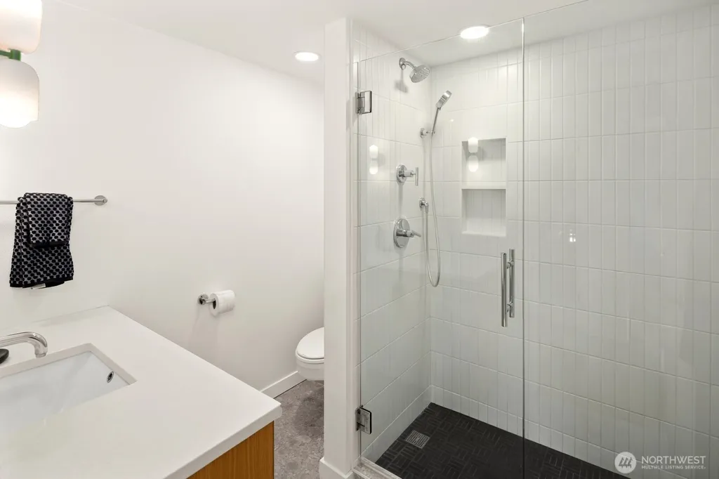 905 Cherry Street Seattle WA 98104