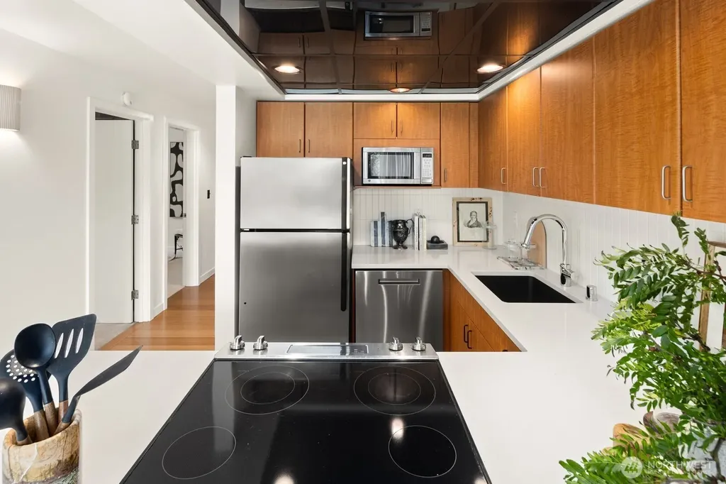 905 Cherry Street Seattle WA 98104