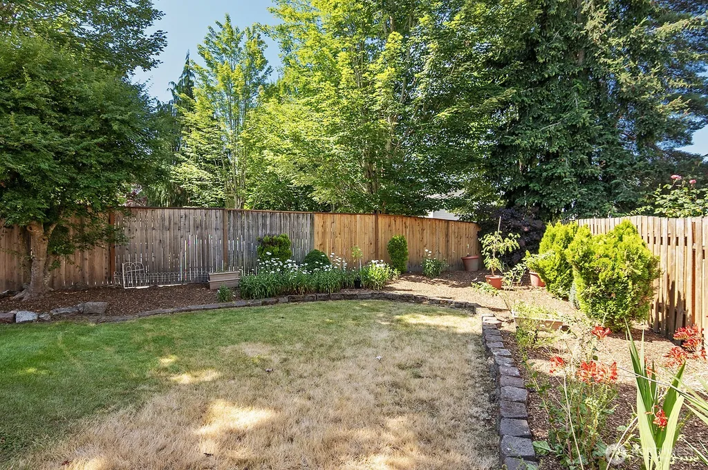 4313 NE 6th Court Renton WA 98059