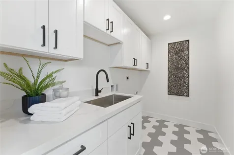 6115 S Cooper Street Seattle WA 98178
