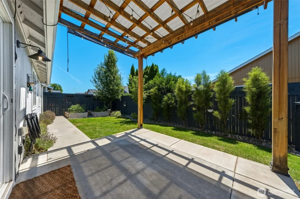 1251 SW Greeley Street College Place WA 99324