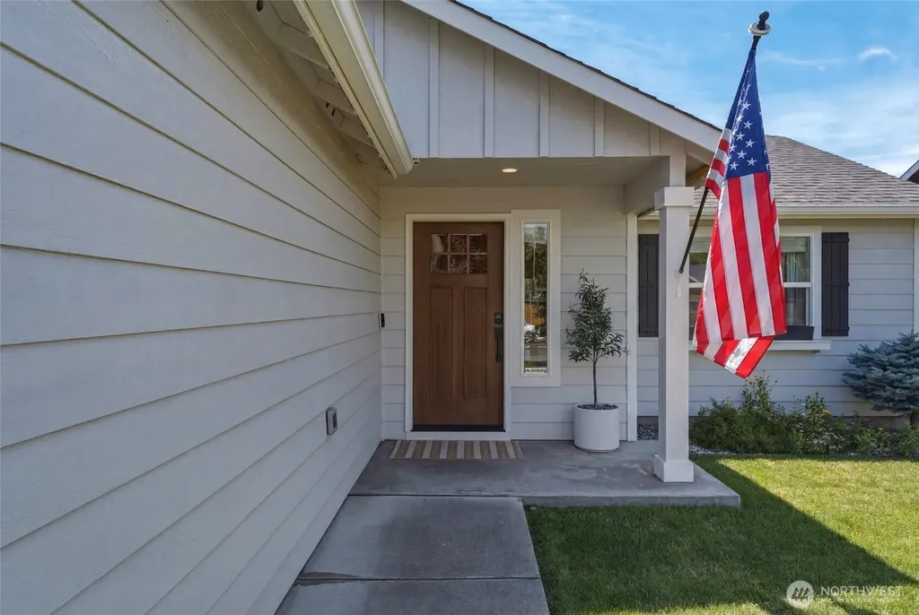 1251 SW Greeley Street College Place WA 99324