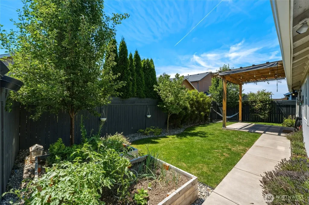 1251 SW Greeley Street College Place WA 99324