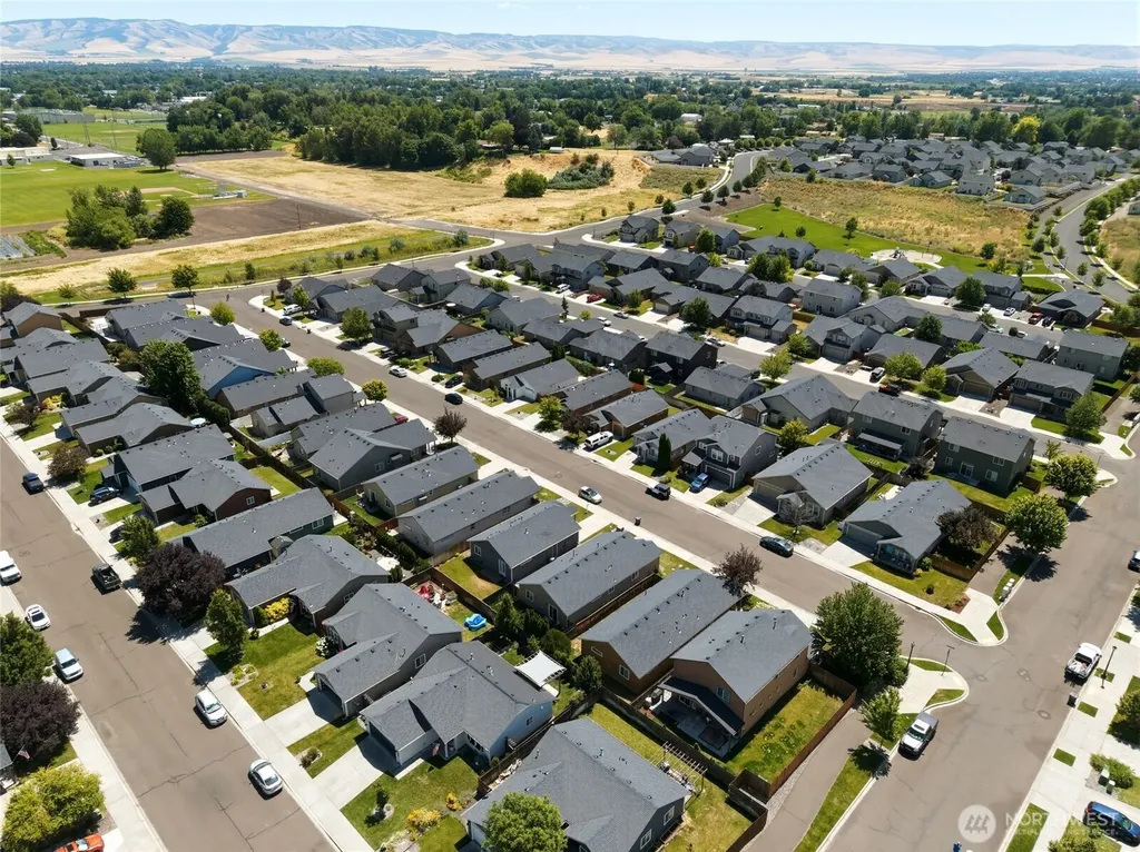 1251 SW Greeley Street College Place WA 99324