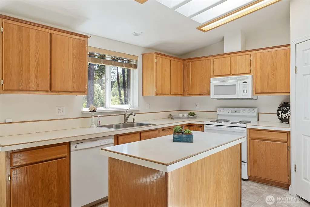 591 E Catfish Lake Road Shelton WA 98584