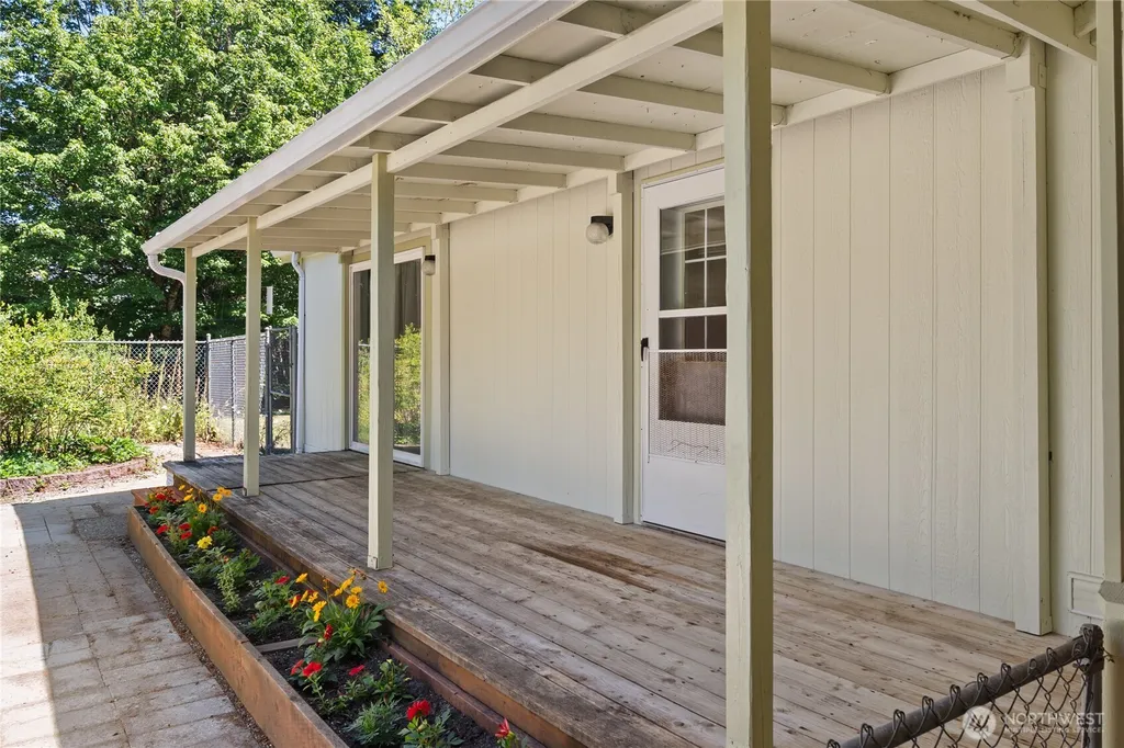 591 E Catfish Lake Road Shelton WA 98584