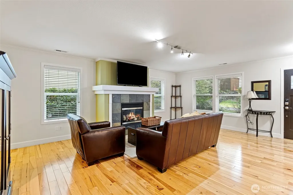 36726 SE Gravenstein Court Snoqualmie WA 98065