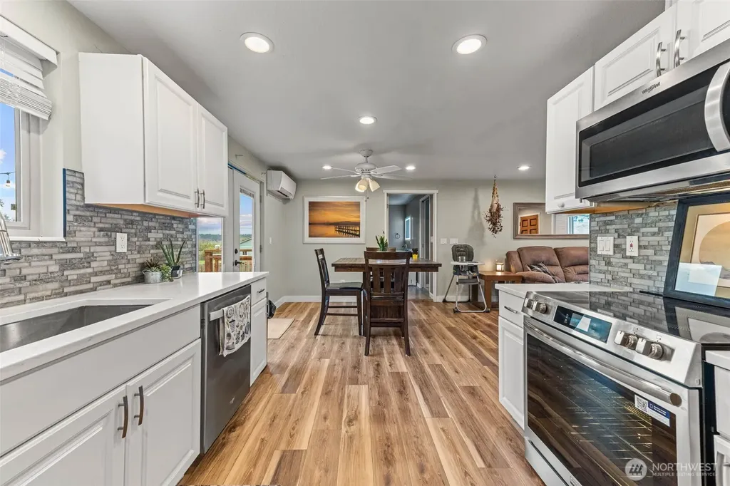 621 Crockett Lake Drive Coupeville WA 98239