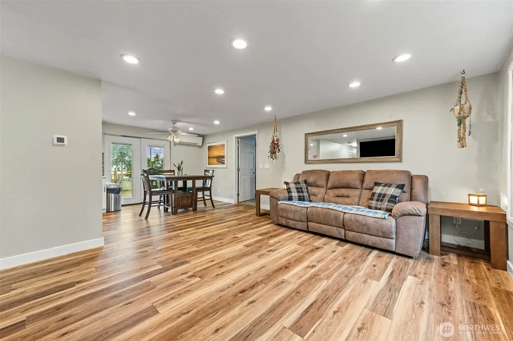 621 Crockett Lake Drive Coupeville WA 98239